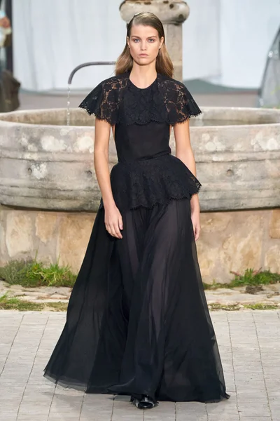 Look 60